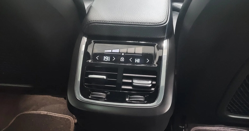 Volvo XC 60 cena 187900 przebieg: 32564, rok produkcji 2023 z Aleksandrów Łódzki małe 529